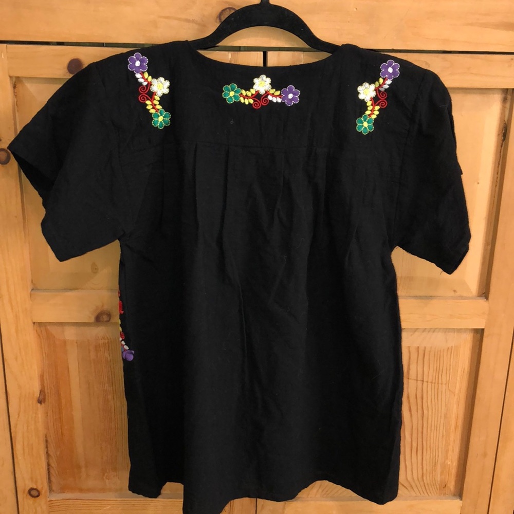 Embroidered top - Picture 2 of 2